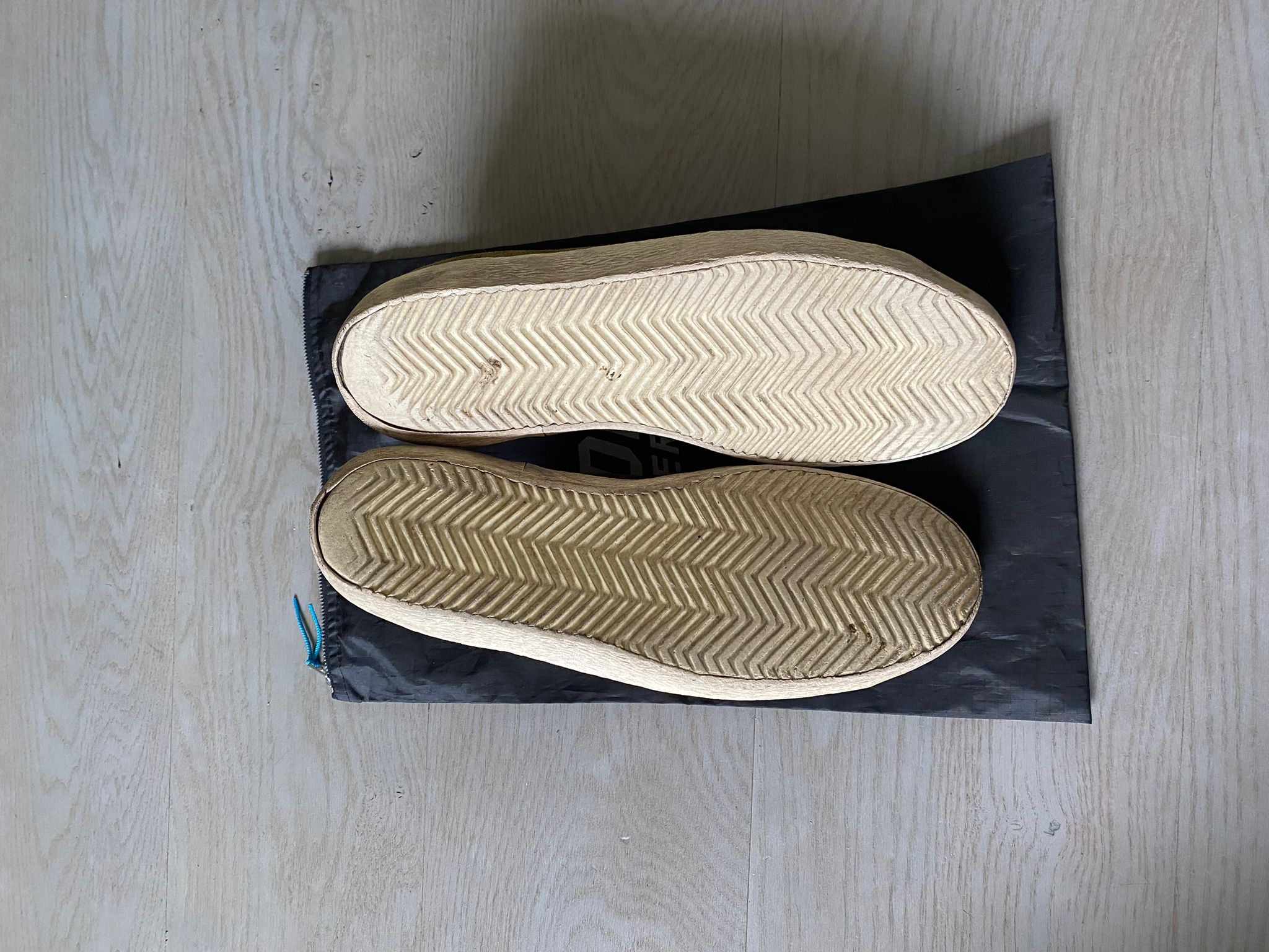 Golden Goose Superstar x 2