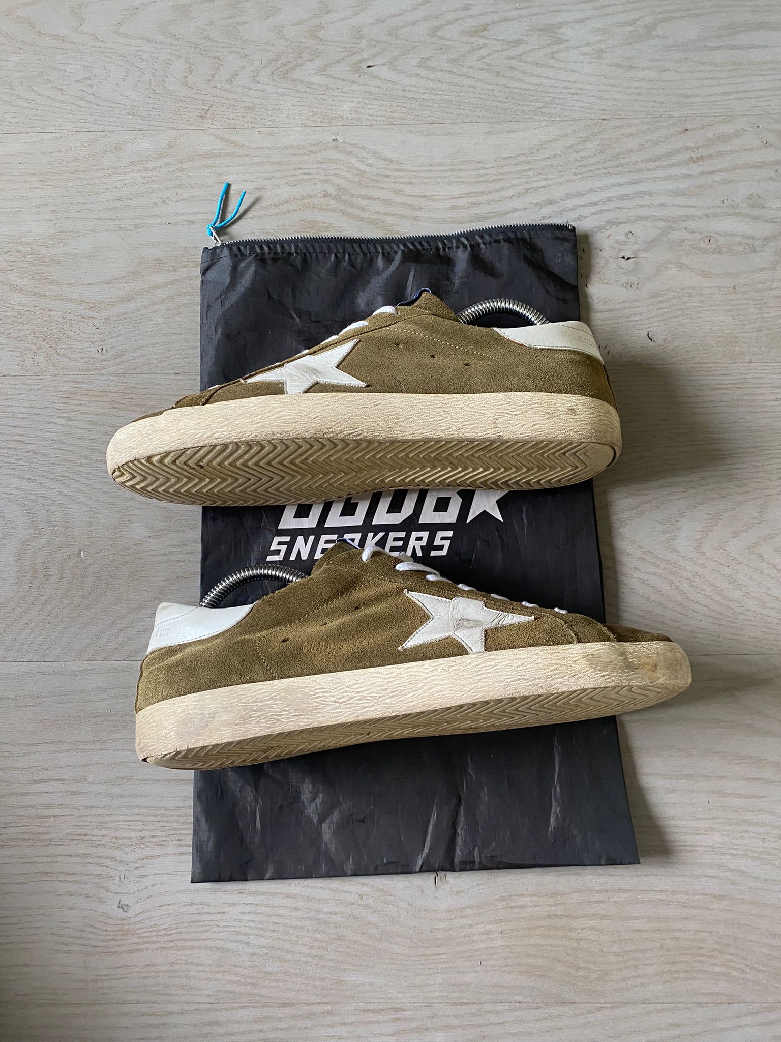 Golden Goose Superstar x 2