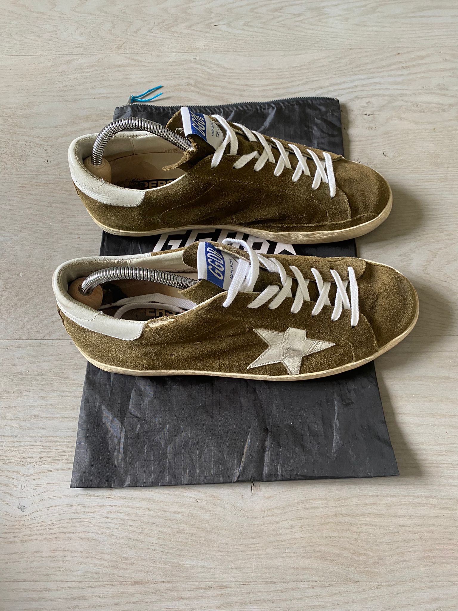 Golden Goose Superstar x 2