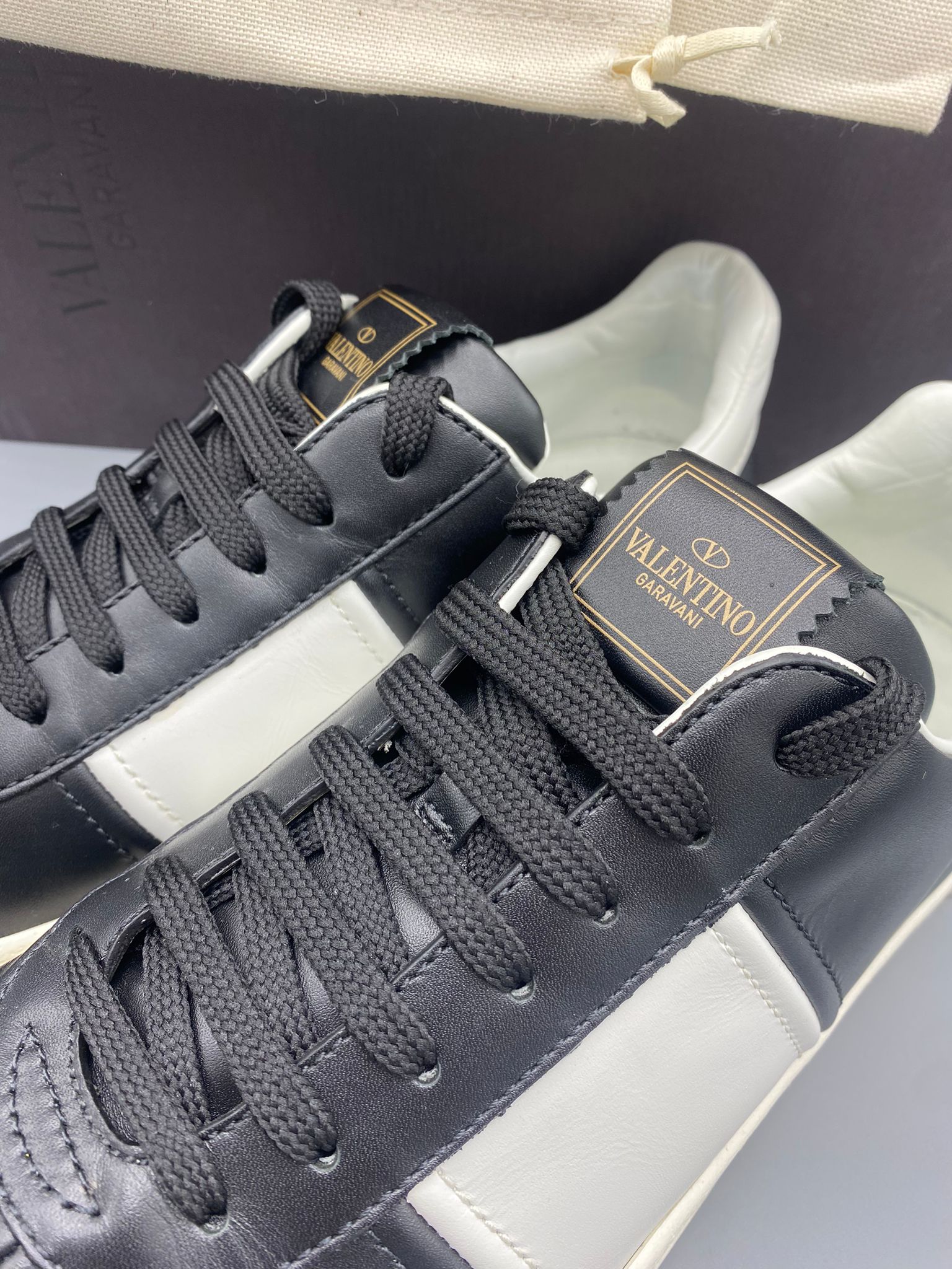 Valentino Flycrew