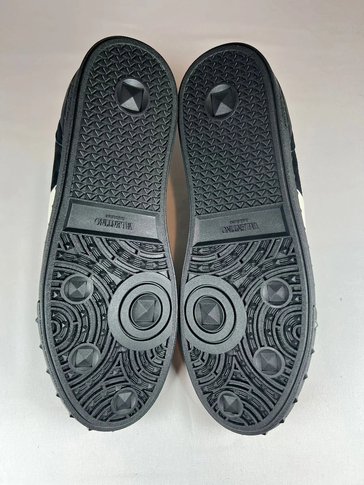 Valentino Upvillage